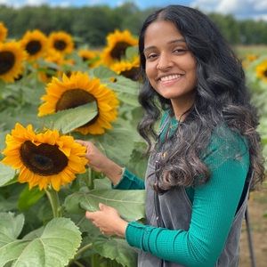 Meet your Posher, Senaga